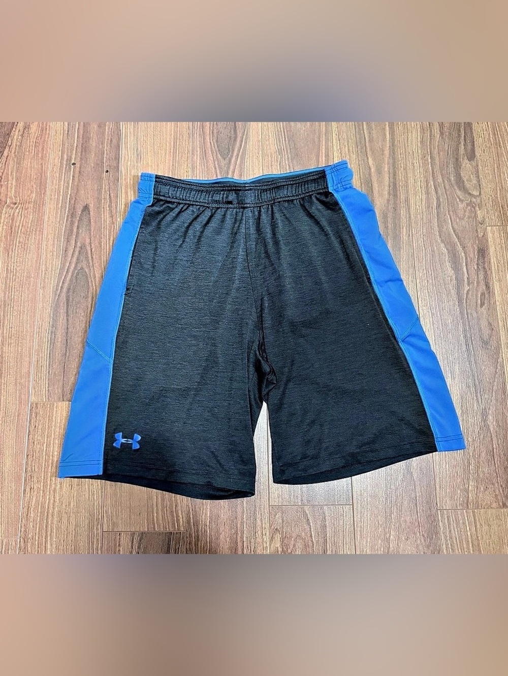 Under Armour HeatGear Athletic Shorts Men's Athletic Shorts in Black & Blue Size